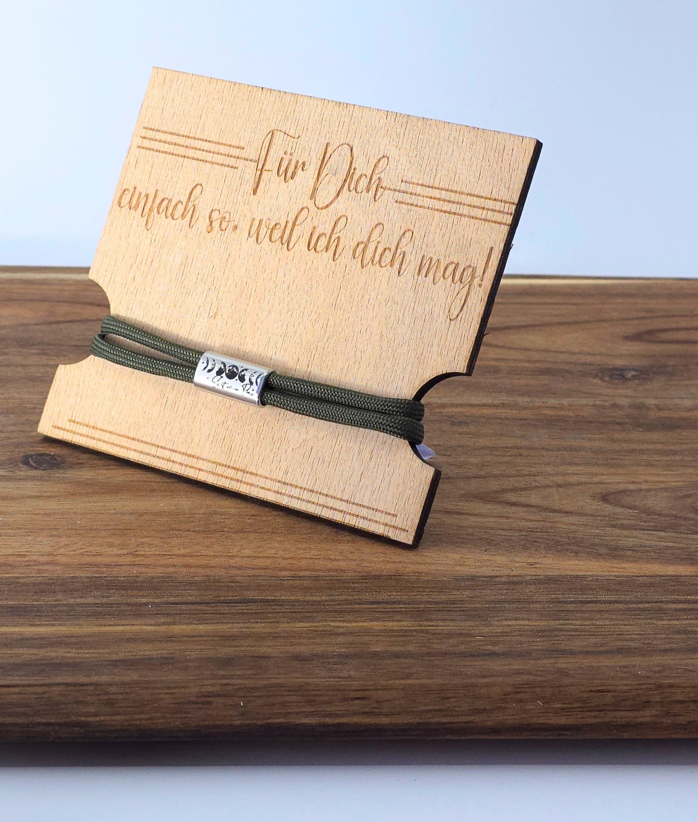 Personalisiertes Segeltauarmband mit Edelstahlschieber / Nussholzschieber