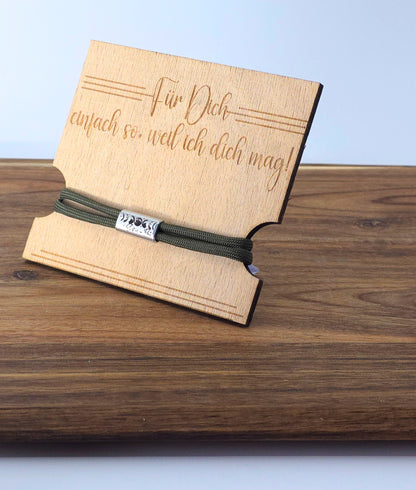 Personalisiertes Segeltauarmband mit Edelstahlschieber / Nussholzschieber