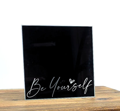 Personalisierte Spiegelfliese mit Gravur – optional mit LED-Sockel (15 × 15 cm)