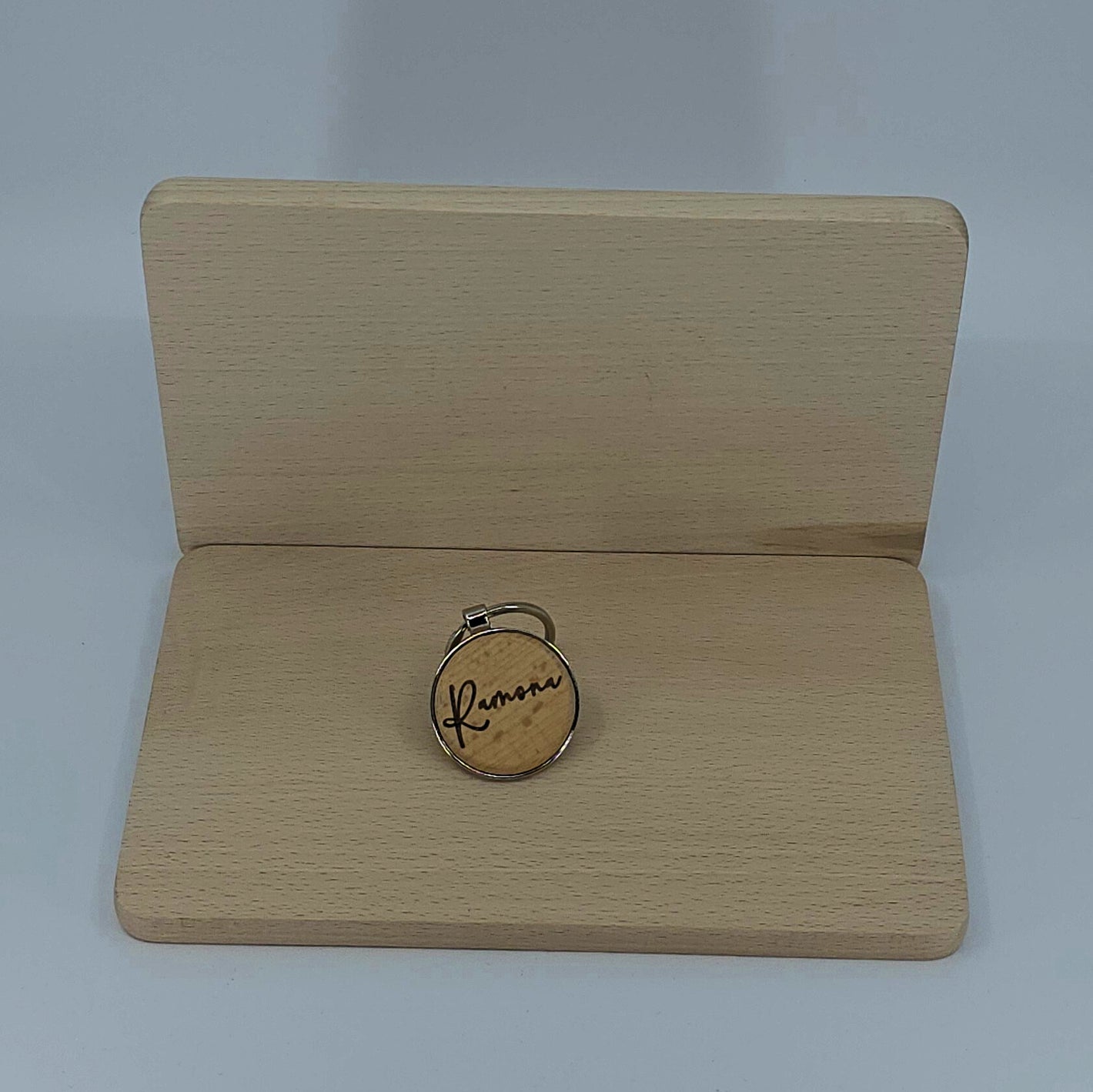 Personalisierter Schlüsselanhänger aus Holz & Metall – beidseitig gravierbar