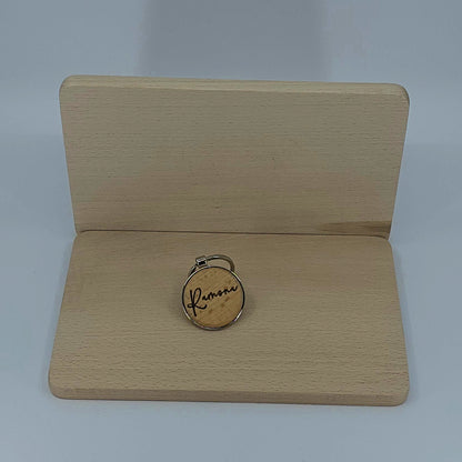 Personalisierter Schlüsselanhänger aus Holz & Metall – beidseitig gravierbar