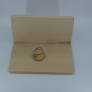Personalisierter Schlüsselanhänger aus Holz & Metall – beidseitig gravierbar